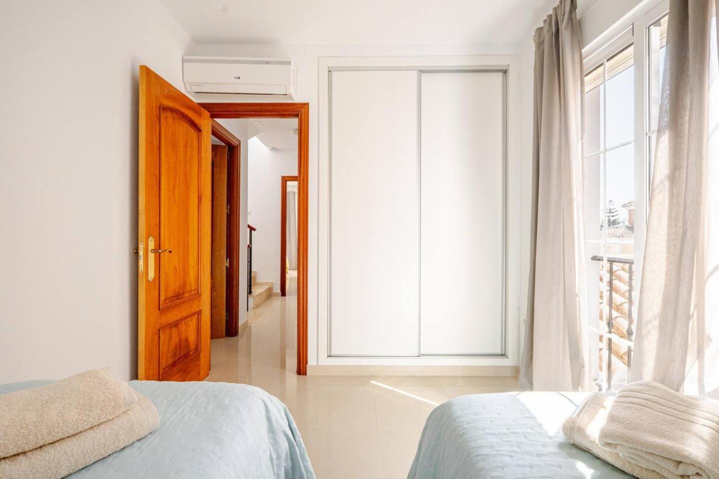 Villa Antonia Mar - Private & Heated Pool - Punta Lara نيرخا المظهر الخارجي الصورة