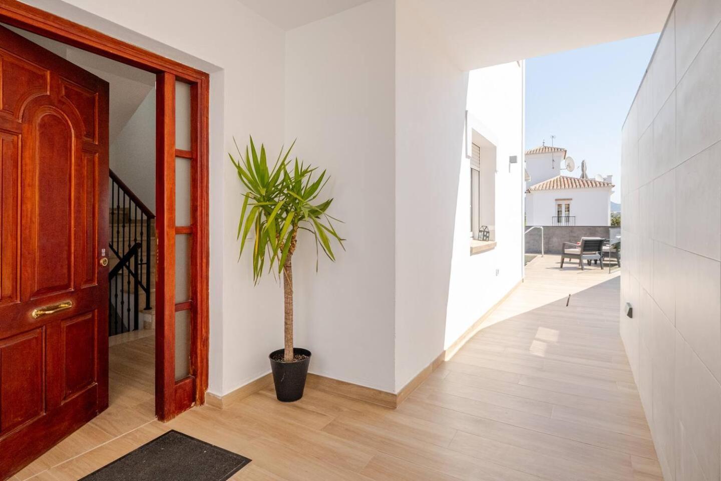 Villa Antonia Mar - Private & Heated Pool - Punta Lara نيرخا المظهر الخارجي الصورة