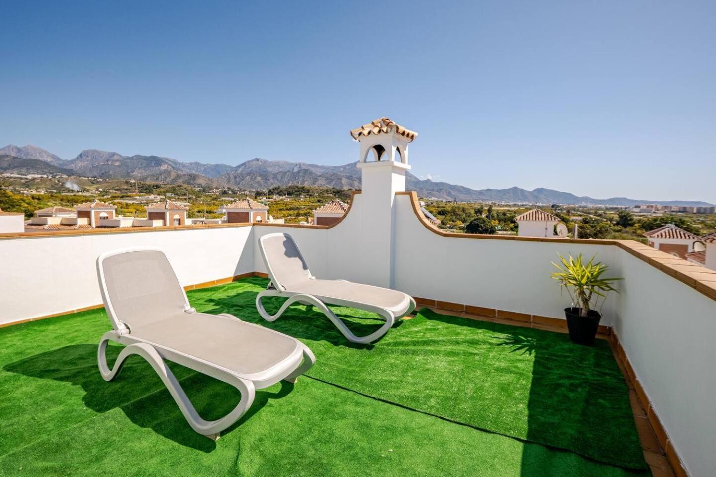 Villa Antonia Mar - Private & Heated Pool - Punta Lara نيرخا المظهر الخارجي الصورة
