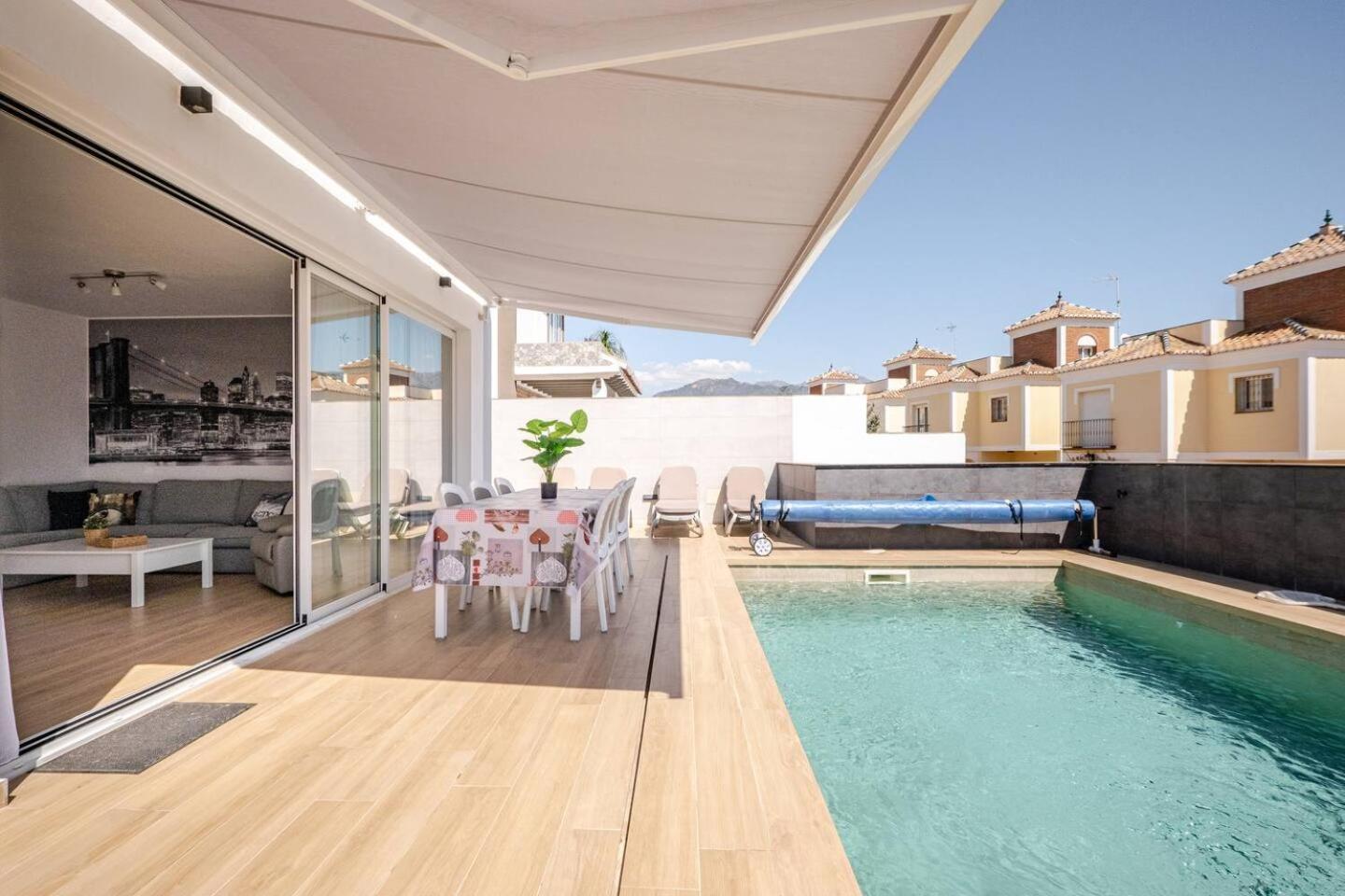 Villa Antonia Mar - Private & Heated Pool - Punta Lara نيرخا المظهر الخارجي الصورة